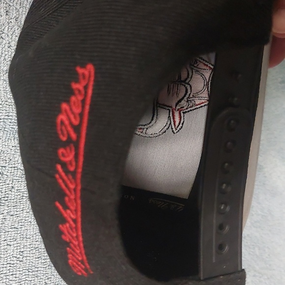 Chicago Bulls Black/Grey Snapback Cap - Picture 4 of 4